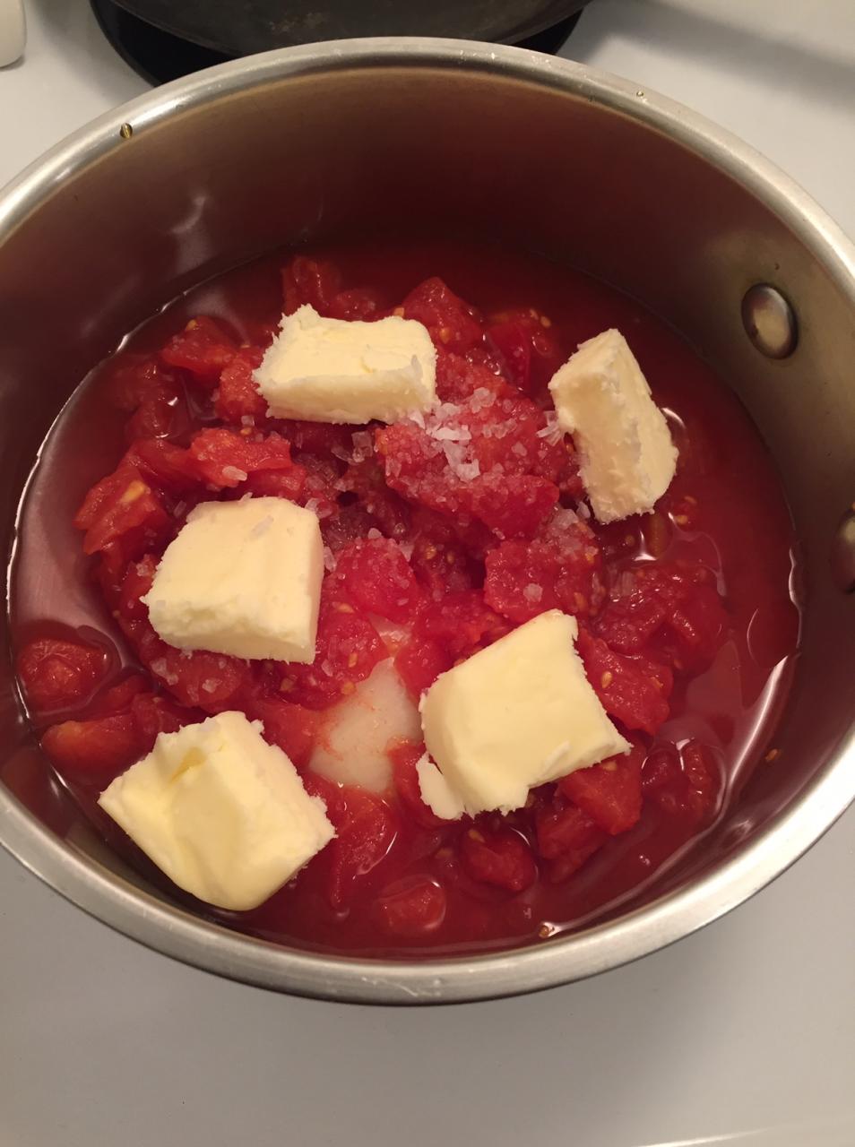 Test Drive of Marcella Hazan’s “Internet Famous” Tomato Sauce