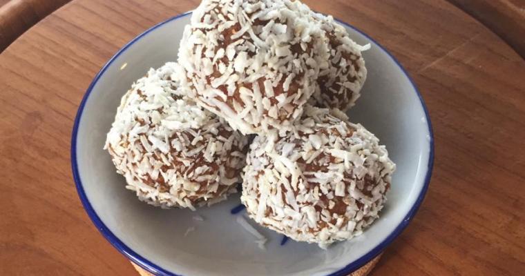 Carrot Cake Energy Balls – Vegan and Gluten-free