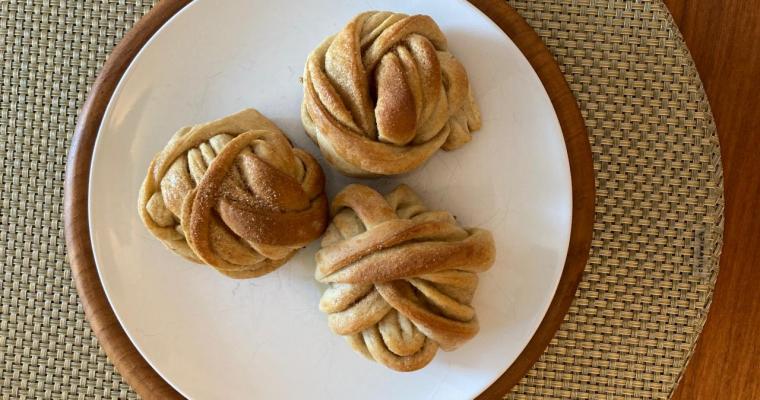 Kardemummubullar (Cardamon Rolls)