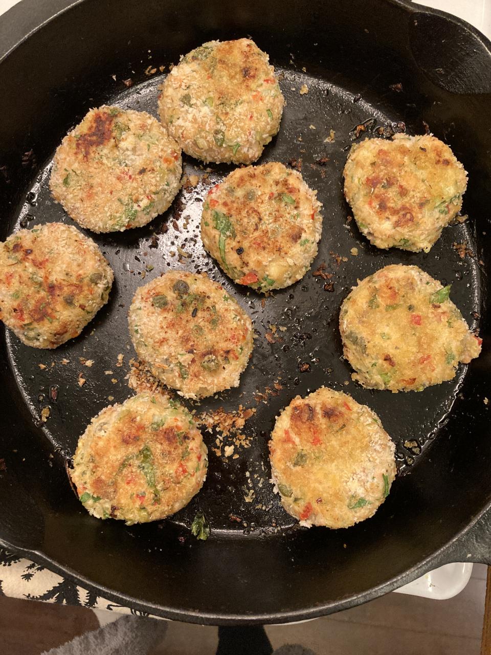 Fresh Salmon Cakes