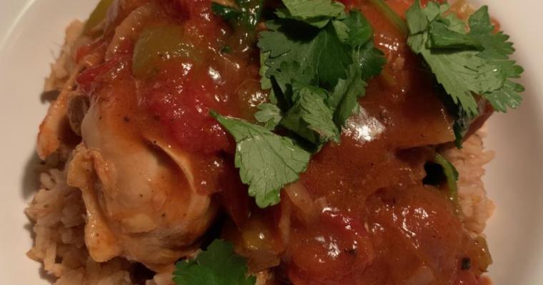 Pollo Guisado Dominicano et Moro de habichuelas (savory chicken stew with Dominican rice and red beans)
